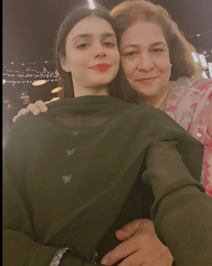 Feroz khan family pictures