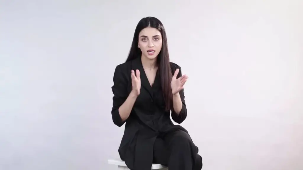 Anmol Baloch gives relationship advice to fans